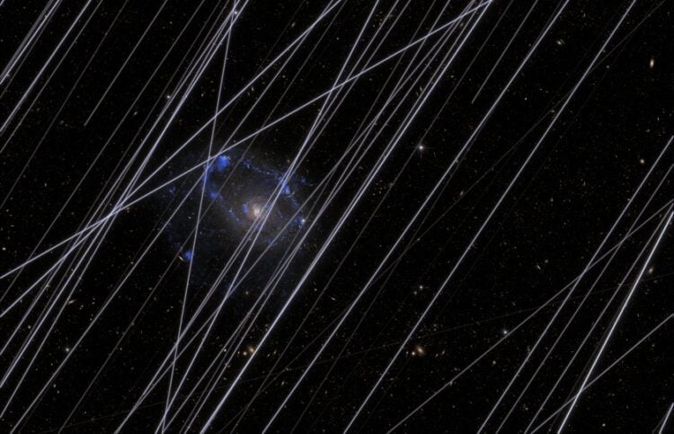 Προσομοίωση της προβλεπόμενης φωτορύπανσης δορυφόρων σε ένα μελλοντικό διαστημικό τηλεσκόπιο (φωτ.: NASA / Borlaff, Marcum, Howell Nature, 2025)