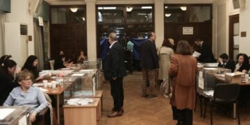Στιγμιότυπο από τις εκλογές στον Δικηγορικό Σύλλογο Αθηνών (φωτ.: EUROKINISSI/Χρήστος Μπόνης)