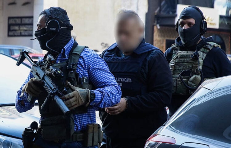 Στoν εισαγγελέα Πειραιά οδηγήθηκαν ο «Έλληνας Εσκομπάρ» και άλλοι τέσσερις συλληφθέντες, Τρίτη 16 Δεκεμβρίου 2025 (φωτ.: EUROKINISSI / Δανάη Δαυλοπούλου)