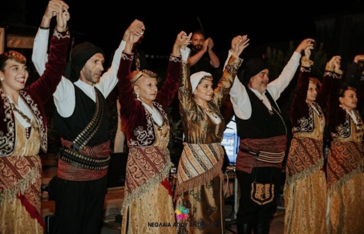 (Φωτ.: facebook/Ένωση Ποντίων Πανοράματος/Νεολαία Αγίου Αντωνίου)