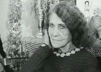 Η Ρόζα Εσκενάζυ σε καρέ από βίντεο της ΕΡΤ (πηγή: Αρχείο της ΕΡΤ)