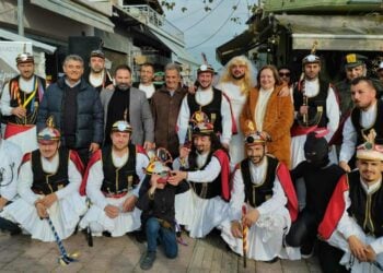 Αναμνηστική φωτογραφία που μοιράστηκε η αντιπεριφερειάρχης Φανή Μπαχαρίδου, Κυριακή 21 Δεκεμβρίου 2025 (φωτ.: Facebook / Φανή Μπαχαρίδου Αντιπεριφερειάρχης Οικονομικών, Πολιτισμού και Εθελοντισμού)