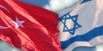 (Φωτ.: commons.wikimedia.org/wiki/ File:4flag-turkey-israel-sky.jpg/ Newtimes.az)