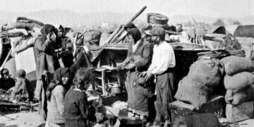 Φωτογραφία τραβηγμένη από τον Τζορτζ Τρελόαρ αποτυπώνει το δράμα των προσφύγων στη Θράκη