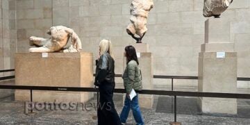 Στην ειδική αίθουσα του Βρετανικού Μουσείου όπου φιλοξενούνται τα Γλυπτά του Παρθενώνα (φωτ.: Γεωργία Βορύλλα)