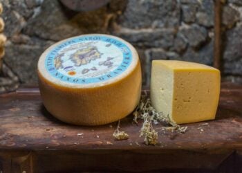 (Φωτ.: Τυροκομία Νάξου)