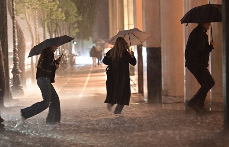 Σφοδρή βροχόπτωση στο κέντρο της Αθήνας, από την κακοκαιρία Byron. Πέμπτη 4 Δεκεμβρίου 2025 (φωτ.: EUROKINISSI / Μιχάλης Καραγιάννης)