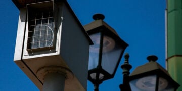 Kάμερα διαχείρισης κυκλοφορίας σε λεωφορειολωρίδα στην Αθήνα (φωτ.: EUROKINISSI / Βάιος Χασιαλής)