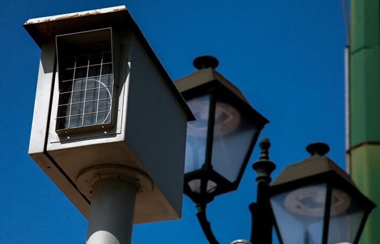 Kάμερα διαχείρισης κυκλοφορίας σε λεωφορειολωρίδα στην Αθήνα (φωτ.: EUROKINISSI / Βάιος Χασιαλής)