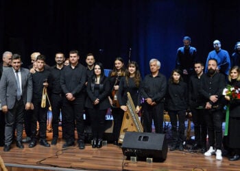 Ομαδική φωτογραφία μετά το τέλος της εκδήλωσης (φωτ.: Facebook / Ράδιο Ακρίτες)