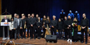 Ομαδική φωτογραφία μετά το τέλος της εκδήλωσης (φωτ.: Facebook / Ράδιο Ακρίτες)