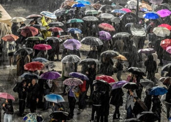 Καταιγίδα στο κέντρο της Αθήνας (φωτ.: EUROKINISSI / Τατιάνα Μπόλαρη)