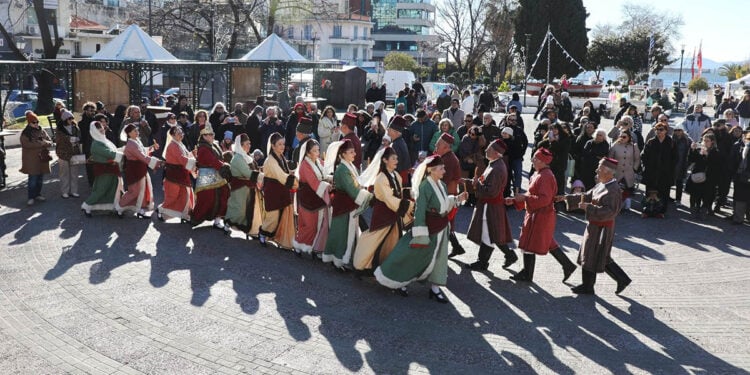 Ο Σύλλογος «Μνήμη Μικράς Ασίας» στις εορταστικές εκδηλώσεις «Αστερούπολη 2025» (φωτ.: Δήμος Καβάλας / Λάσκαρης Τσούτσας)