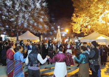 «Οι Κομνηνοί» στο «Κάστρο των Χριστουγέννων» στο Σιδηρόκαστρο, Σάββατο 20 Δεκεμβρίυο 2025 (φωτ.: Δήμος Σιντικής)