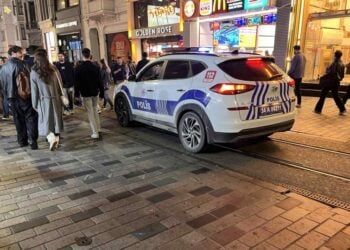 Περιπολικό στην Κωνσταντινούπολη (φωτ. αρχείου: Έλλη Τσολάκη)