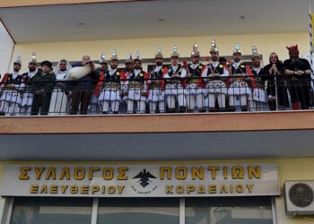 Από την περσινή θωρυβώδη συνάντηση (φωτ.: Νίκος Αλβανούδης)