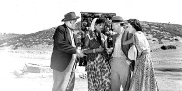 Σκηνή από την ταινία «Λατέρνα, φτώχεια και φιλότιμο» (πηγή: ΦΙΝΟΣ ΦΙΛΜ)