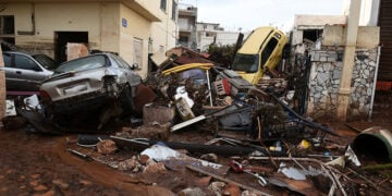 Εικόνα από την καταστροφική πλημμύρα στη Μάνδρα Αττικής (φωτ. αρχείου: EUROKINISSI / Τατιάνα Μπόλαρη)