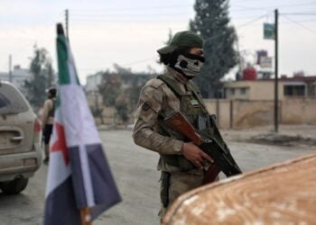 Ένοπλος μαχητής στη Συρία (φωτ. αρχείου: EPA/Bilal Al Hammoud)