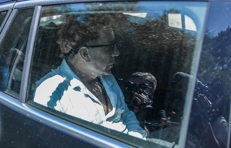 Ο Γιώργος Μαζωνάκης τον Αύγουστο του 2025 κατά την αναχώρησή του από το Δρομοκαΐτειο (φωτ.:  EUROKINISSI / Σωτήρης Δημητρόπουλος)