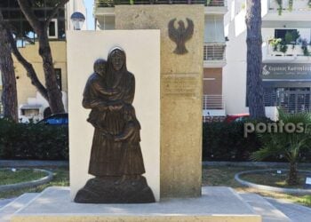 Το Μνημείο Γενοκτονίας στην Κω βρίσκεται σε περίοπτο σημείο του νησιού (φωτ.: Πόπη Παπαγεωργίου)