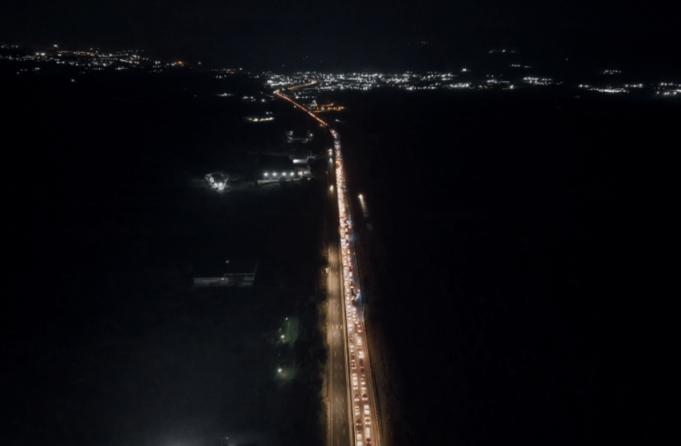 Μποτιλιάρισμα στην Αθηνών-Λαμίας στο Σχηματάρι (πηγή: Glomex)