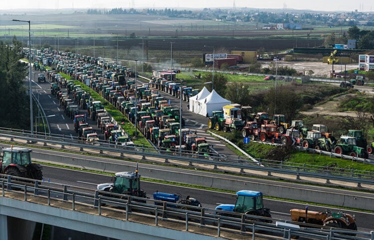 Λήψη με drone από το μπλόκο των αγροτών στον κόμβο της Εθνικής Οδού στη Νίκαια Λάρισας, Τρίτη 2 Δεκεμβρίου 2025 (φωτ.: EUROKINISSI / Αντώνης Νικολόπουλος)