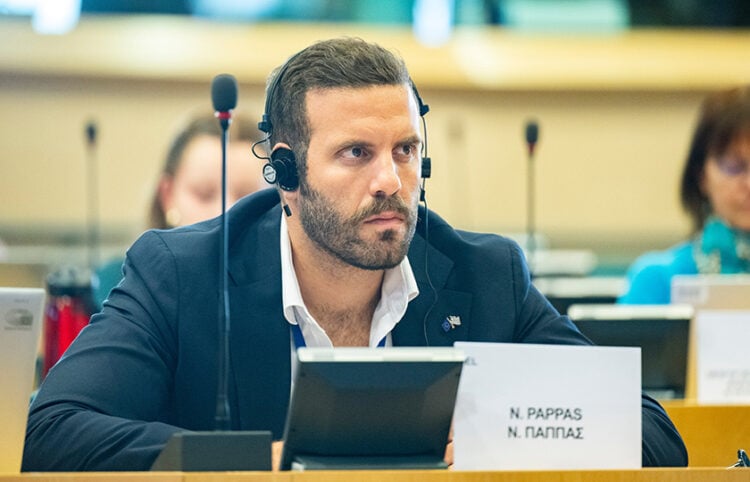 Ο Νίκος Παππάς σε συνεδρίαση για την ευρωπαϊκή στρατηγική για τους νέους και τις νέες (φωτ.: Ευρωπαϊκό Κοινοβούλιο)