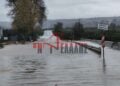 Στην επαρχιακή οδό Κατερίνης – Δίου, στο ύψος της διασταύρωσης που οδηγεί προς το κλειστό Γυμναστήριο του Αγίου Σπυρίδωνα, η ορμή των νερών ήταν τόσο δυνατή, που προκάλεσε ζημιές ακόμη και σε αντιπλημμυρικές υποδομές (φωτ.: odelalis.gr)