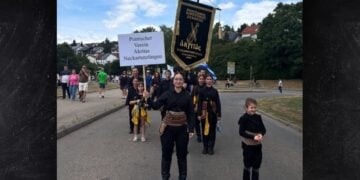 (Φωτ.: facebook/Ποντιακός Χορευτικός Σύλλογος Neckartenzlingen «Ακρίτας»)