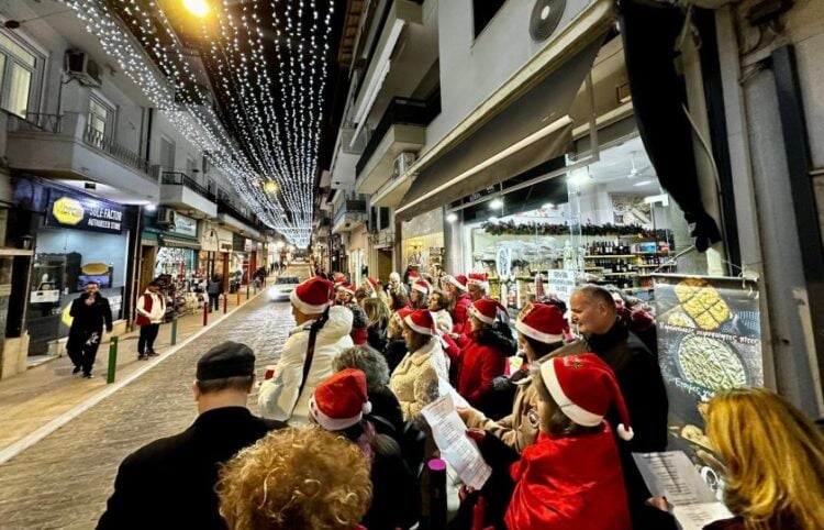 Κάλαντα από την Εύξεινο Λέσχη Ποντίων Νάουσας, Δευτέρα 22 Δεκεμβρίου 2025 (φωτ.: Facebook / Εύξεινος Λέσχη Ποντίων Νάουσας - Εθνική Βιβλιοθήκη Αργυρουπόλεως)