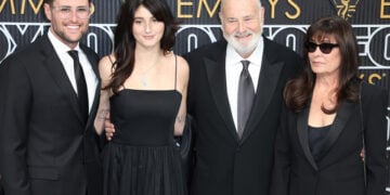 Η οικογένεια Ράινερ (ο γιος Τζέικ, η κόρη Ρόμι, ο Ρομπ και η Μισέλ, τον Ιανουάριο του 2014 (φωτ.: EPA / David Swanson)