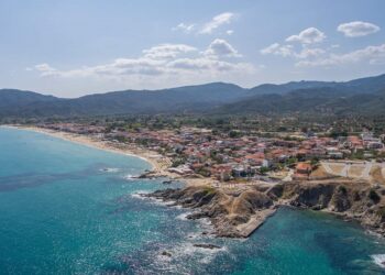 Παρόλου που «γεννήθηκε» μέσα στο χειμώνα, η Σάρτη αγαπά το φως του καλοκαιρινού ήλιου (φωτ.: Πολιτιστικός Σύλλογος Σάρτης «Η Αφησιά»)