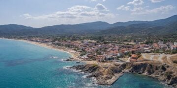 Παρόλου που «γεννήθηκε» μέσα στο χειμώνα, η Σάρτη αγαπά το φως του καλοκαιρινού ήλιου (φωτ.: Πολιτιστικός Σύλλογος Σάρτης «Η Αφησιά»)