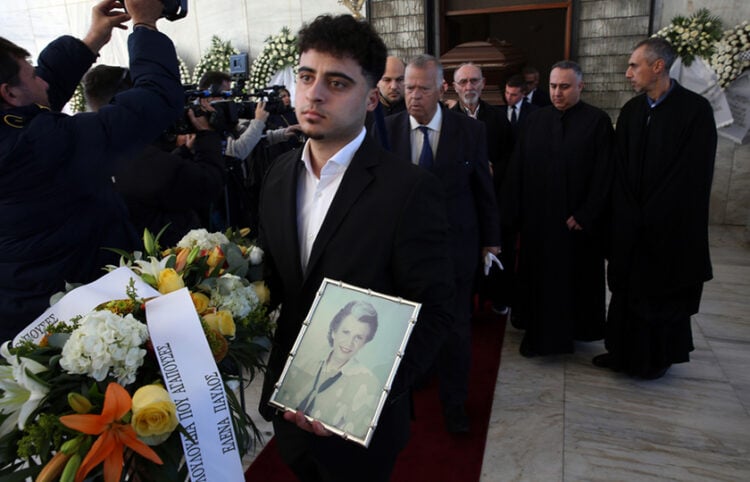 Στο Α' Νεκροταφείο Αθηνών έγινε η κηδεία της Σύλβας Ακρίτα, Δευτέρα 29 Δεκεμβρίου 2025 (φωτ.: ΑΠΕ-ΜΠΕ /Αλέξανδρος Μπέλτες)