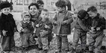 Παιδιά Ελλήνων στην Τασκένδη (πηγή: Ιστορικό Αρχείο Προσφυγικού Ελληνισμού Καλαμαριάς)