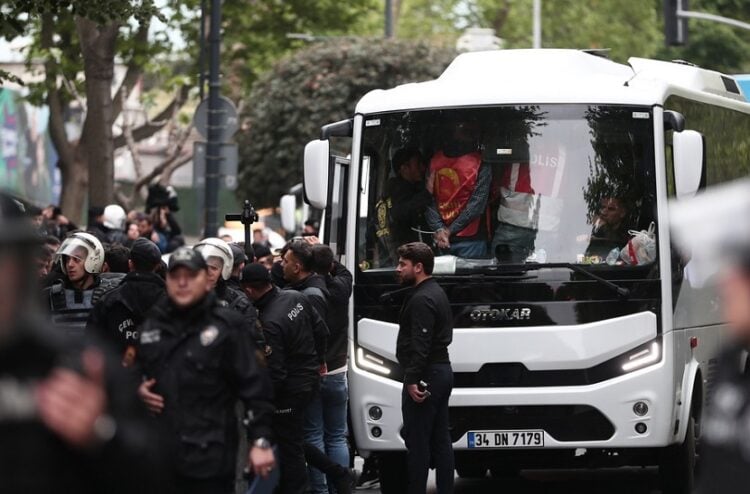 Μαζικές συλλήψεις στην Κωνσταντινούπολη (φωτ.: αρχείο EPA / Erdem Sahin)