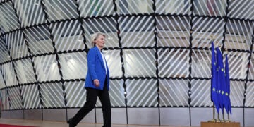 Η επικεφαλής της Κομισιόν Ούρσουλα φον ντερ Λάιεν λίγο πριν από τη συνάντηση με τους Ευρωπαίους ηγέτες, 18 Δεκεμβρίου 2025 (φωτ.: European Union)