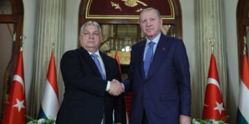 Από αριστερά, ο Βίκτορ Όρμπαν και ο Ρετζέπ Ταγίπ Ερντογάν (φωτ.: Χ/Recep Tayyip Erdoğan