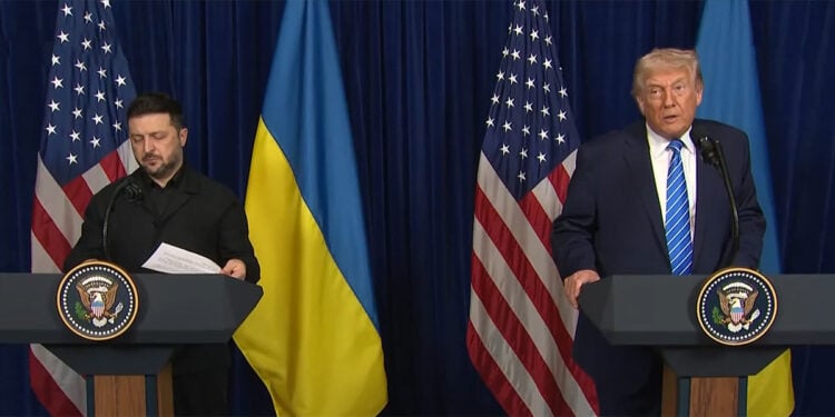 Στιγμιότυπο από τις δηλώσεις των δύο ηγετών μετά τη συνάντηση