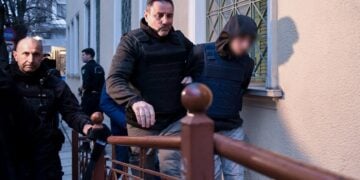 Στον εισαγγελέα πρωτοδικών Σερρών οδηγήθηκε ο 16χρονος, ο οποίος συνελήφθη για τον θανάσιμο ξυλοδαρμό 17χρονου (φωτ. EUROKINISSI)