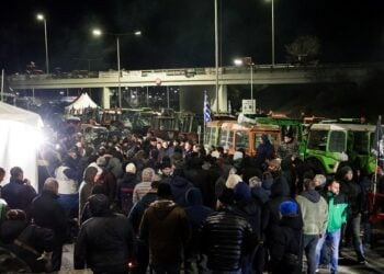 Συνέλευση των αγροτών στο μπλόκο της Νίκαιας στη Λάρισα. Δευτέρα 12 Ιανουαρίου 2026 (φωτ.: EUROKINISSI)