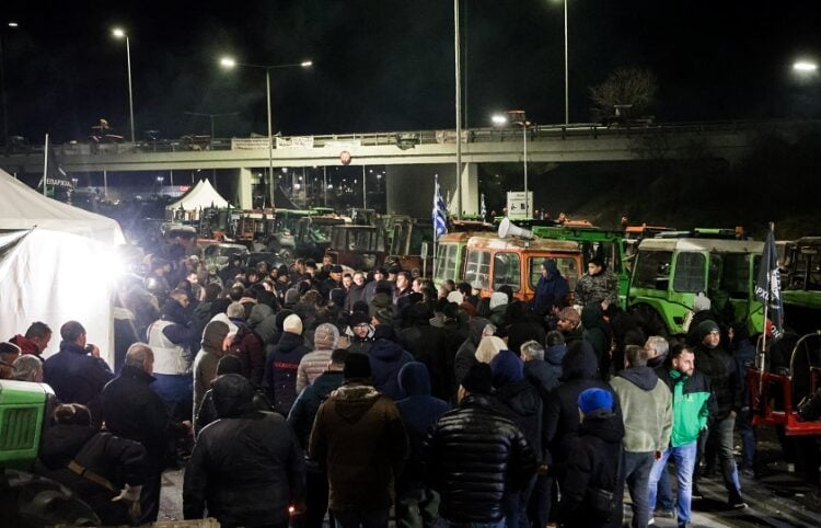 Συνέλευση των αγροτών στο μπλόκο της Νίκαιας στη Λάρισα. Δευτέρα 12 Ιανουαρίου 2026 (φωτ.: EUROKINISSI)