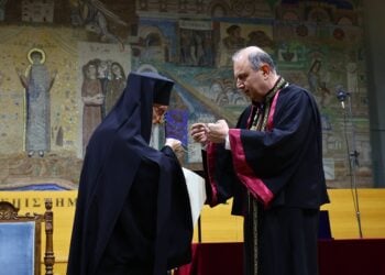 Τελετή απονομής ειδικής τιμητικής διάκρισης του εμβλήματος του Αριστοτελείου Πανεπιστημίου Θεσσαλονίκης "Άγιος Δημήτριος" στον Αρχιεπίσκοπο Αμερικής Δημήτριο.  Πέμπτη 15 Ιανουαρίου 2026  (Φωτ.: Ραφαήλ Γεωργιάδης/EUROKINISSI)