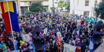 Παράδοση του καρναβαλικού λαβάρου στον δήμαρχο Πατρέων για την έναρξη του καρναβαλιού της Πάτρας σήμερα, 17 Ιανουαρίου (φωτ.: EUROKINISSI)