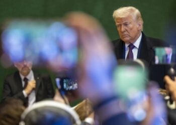 Ο Αμερικανός πρόεδρος Ντόναλντ Τραμπ πριν φύγει από το Νταβός, την Πέμπτη 22 Ιανουαρίου (φωτ.: 
EPA/ Laurent Gillieron)