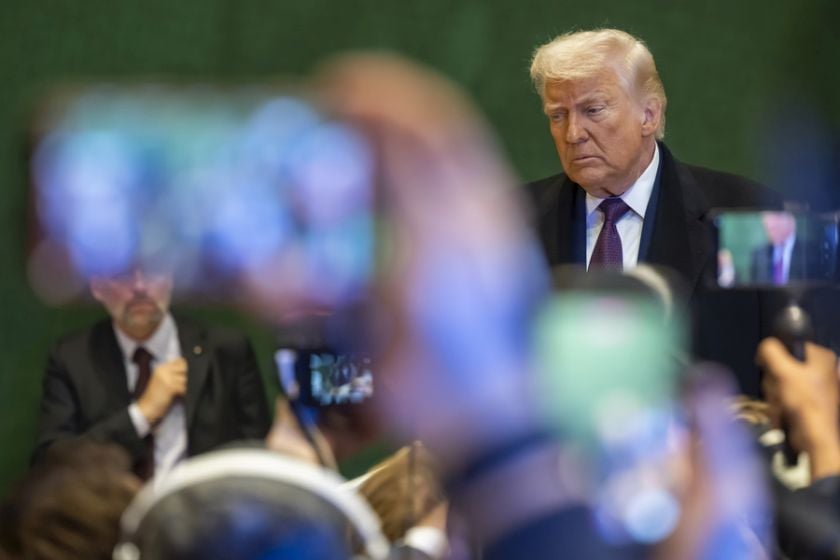 Ο Αμερικανός πρόεδρος Ντόναλντ Τραμπ πριν φύγει από το Νταβός, την Πέμπτη 22 Ιανουαρίου (φωτ.: 
EPA/ Laurent Gillieron)