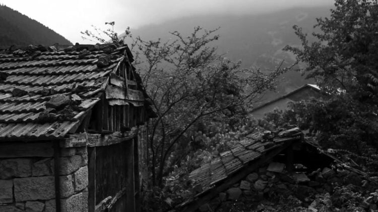 Η Λαραχανή μιας άλλης εποχής (πηγή: tr.wikipedia.org/wiki/Akarsu,_Maçka)