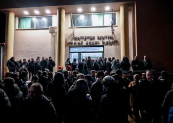 Εικόνα από τη συνέλευση των αγροτών του μπλόκου της Νίκαιας στο πολιτιστικό κέντρο της Νίκαιας (φωτ.: OFFNETWORK.GR/EUROKINISSI)