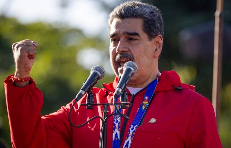 Ο πρόεδρος της Βενεζουέλας Νικολάς Μαδούρο σε εκδήλωση για την Ημέρα Αντίστασης των Ιθαγενών στο Καράκας, 12 Οκτωβρίου 2025 (φωτ.: EPA / Miguel Gutierrez)